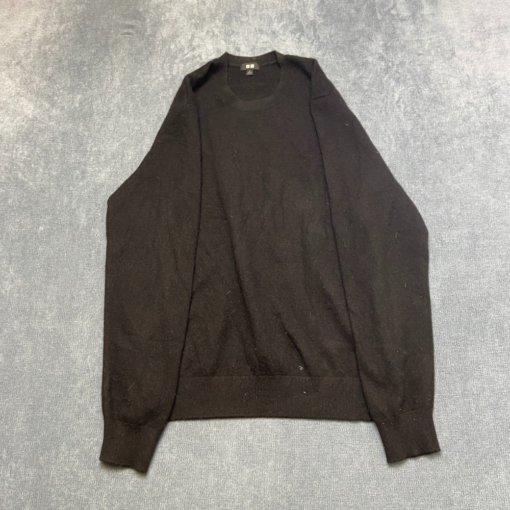 Uniqlo Sweater Mens Medium Black Cashmere Crew Neck Tight Knit Winter Pullover
